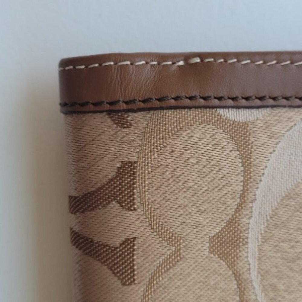 Coach Signature Tri-Fold Wallet - Picture 4 of 16